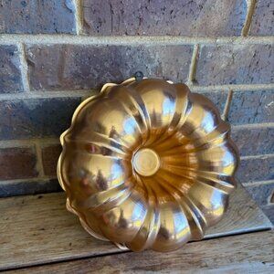 Vintage Copper Jello Mold Bundt Cake Pan large